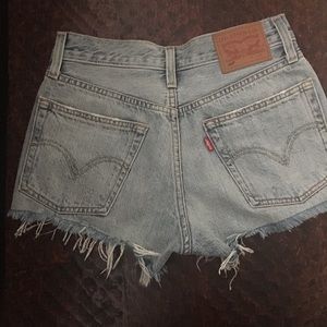 Levi 501 cut off shorts
